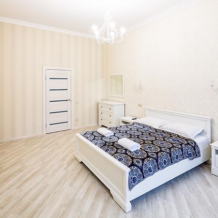 Leogrand Vip Apartments On Udatnogo 4 Liov Exterior foto