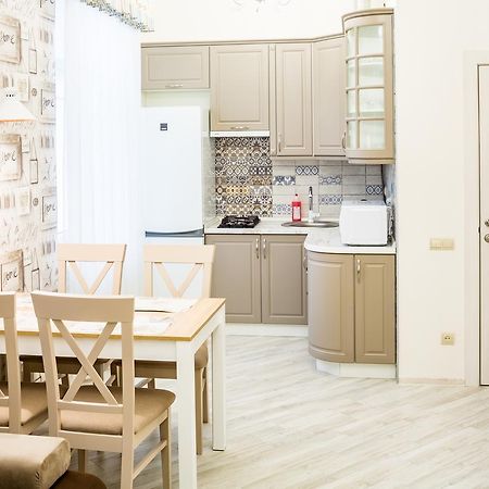 Leogrand Vip Apartments On Udatnogo 4 Liov Exterior foto
